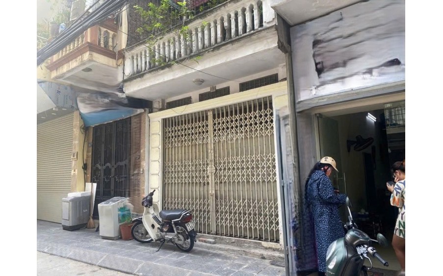 Cho thuê nhà ngõ ô tô tránh- vỉa hè phố 8/3, Hai Bà Trưng, Hà Nội, Dt 50m2-2,5 tầng-MT 5m - Giá 10 triệu